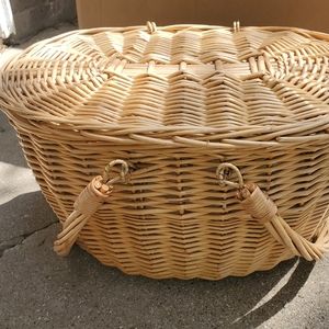 Beautiful lined picnic basket